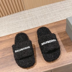  Balenciaga Slippers