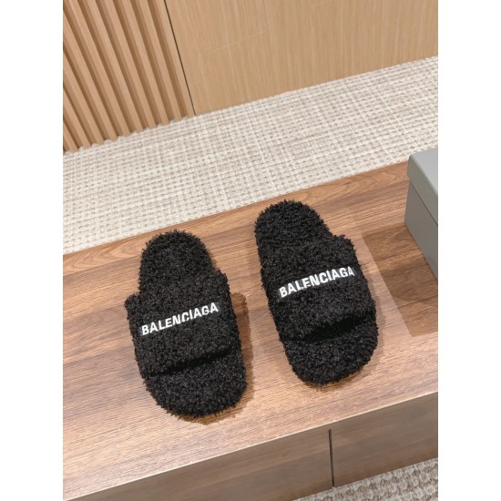  Balenciaga Slippers
