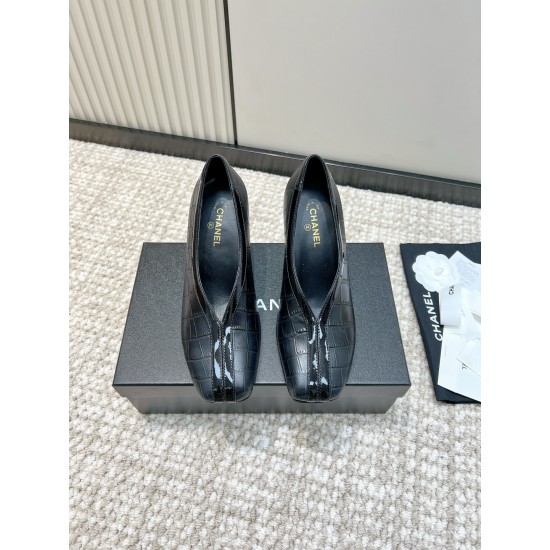 CHANEL Pumps and Slingbacks
