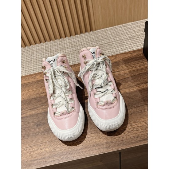 CHANEL Sneakers