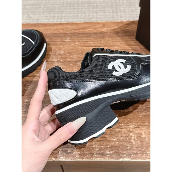 CHANEL Sneakers