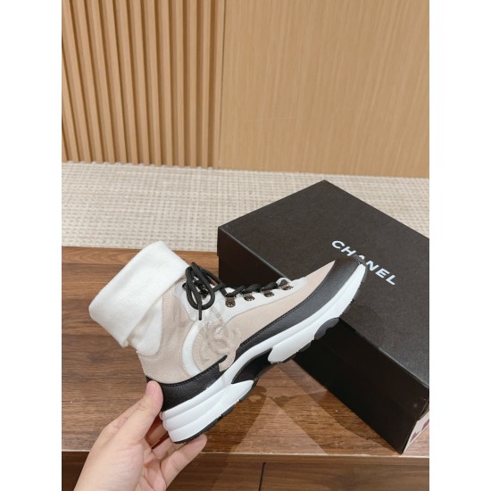 CHANEL Sneakers