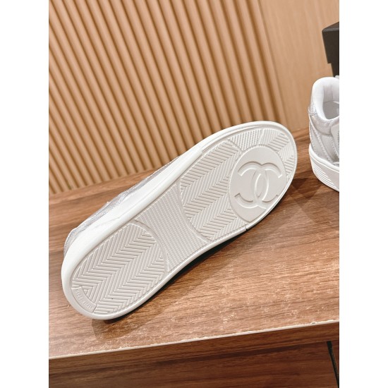 CHANEL Sneakers