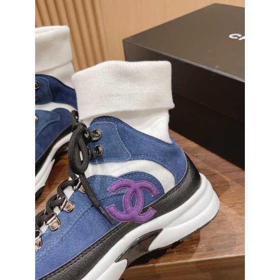 CHANEL Sneakers