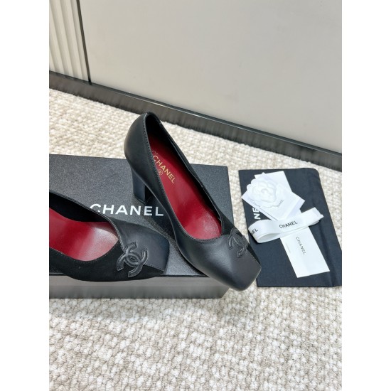 CHANEL Pumps and Slingbacks