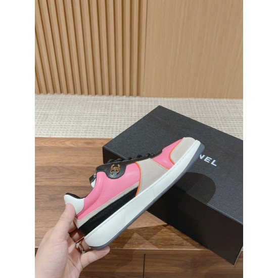 CHANEL Sneakers