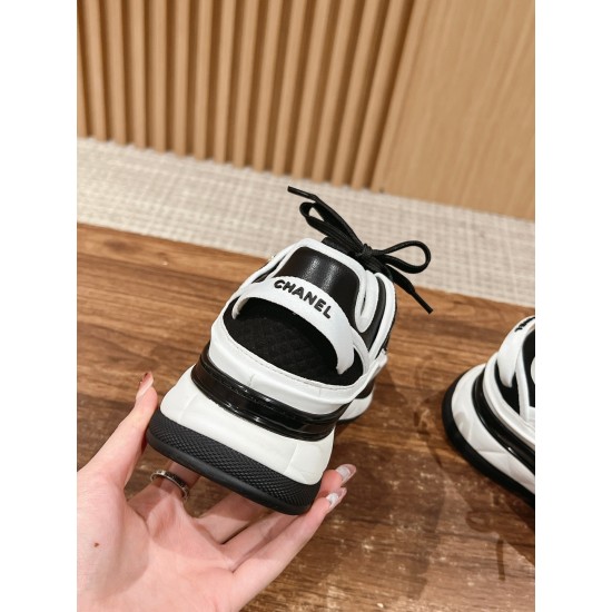 CHANEL Sneakers