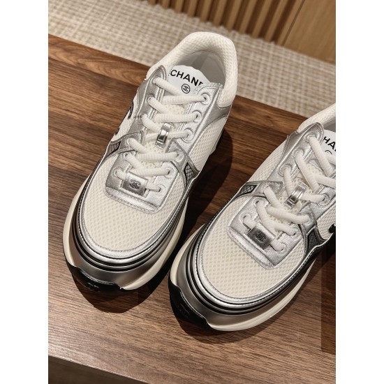 CHANEL Sneakers