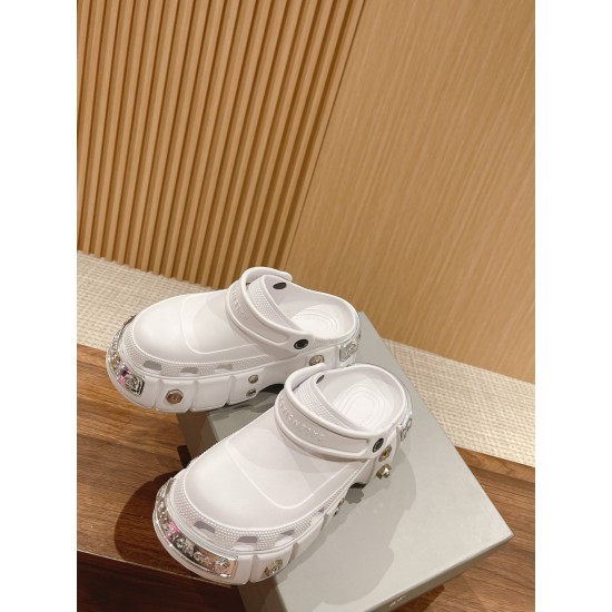  Balenciaga Slippers