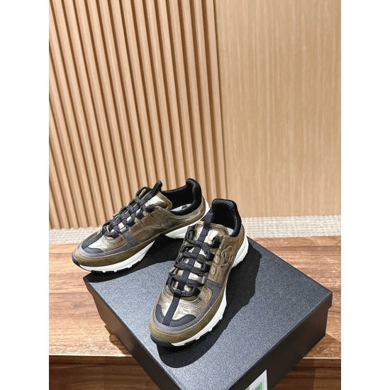 CHANEL Sneakers