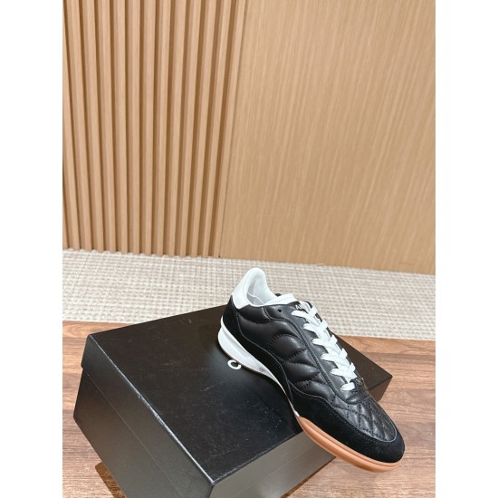 CHANEL Sneakers