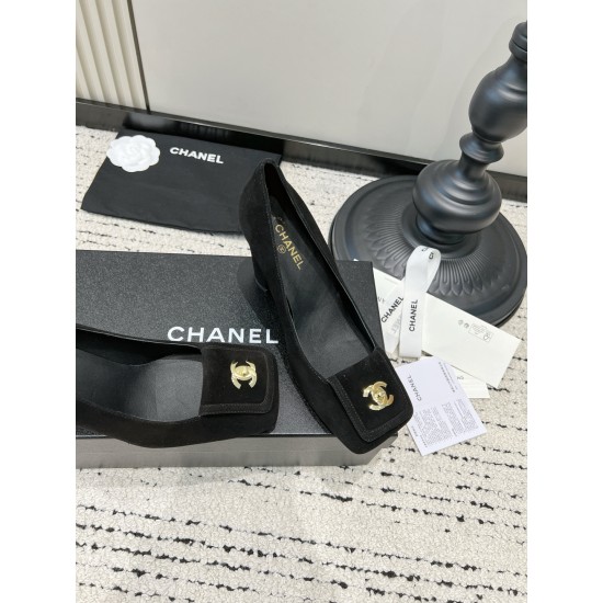 CHANEL Pumps and Slingbacks