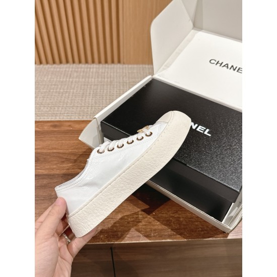CHANEL Sneakers