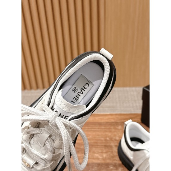 CHANEL Sneakers