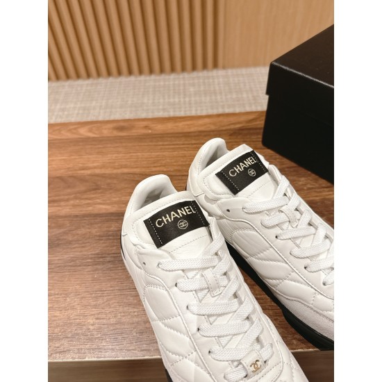 CHANEL Sneakers