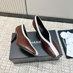 CHANEL Pumps and Slingbacks