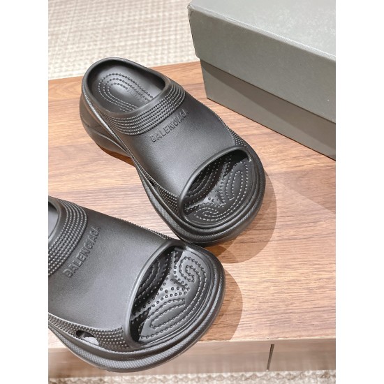  Balenciaga Slippers