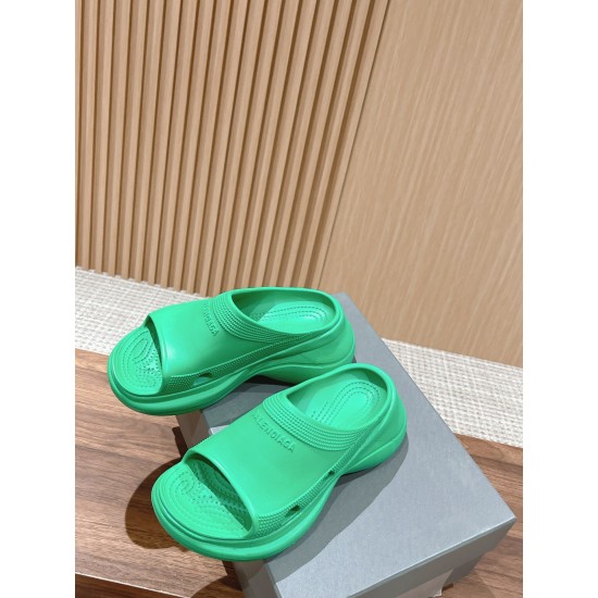  Balenciaga Slippers