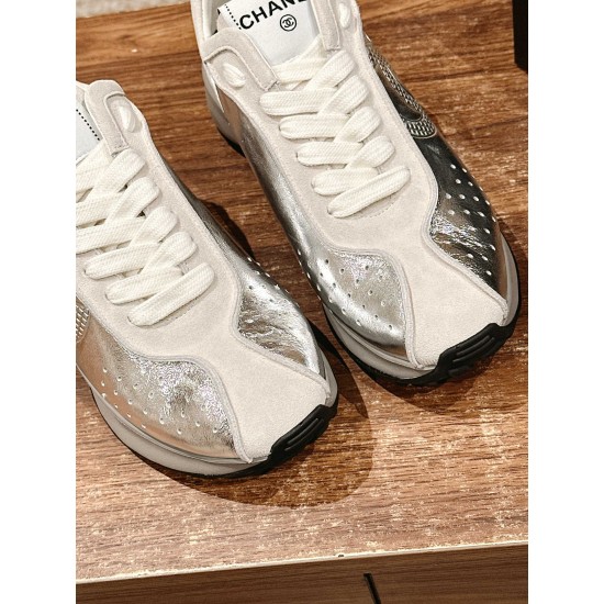 CHANEL Sneakers