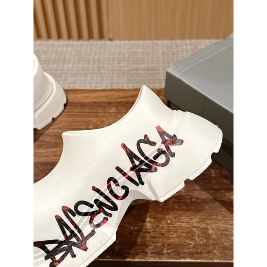  Balenciaga Slippers