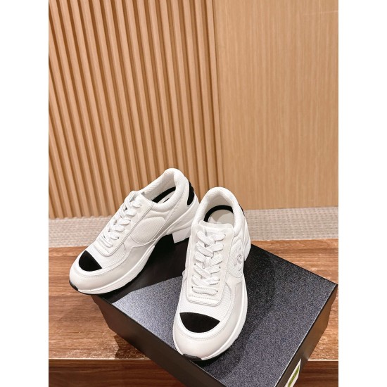 CHANEL Sneakers