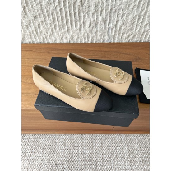 CHANEL Loafers