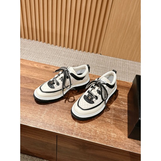 CHANEL Sneakers