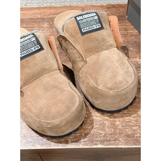  Balenciaga Slippers