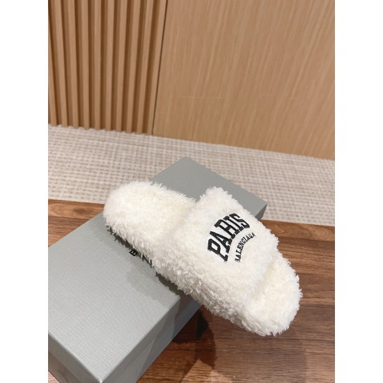  Balenciaga Slippers