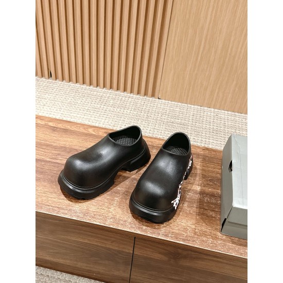  Balenciaga Slippers