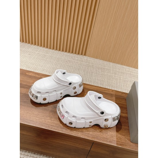  Balenciaga Slippers