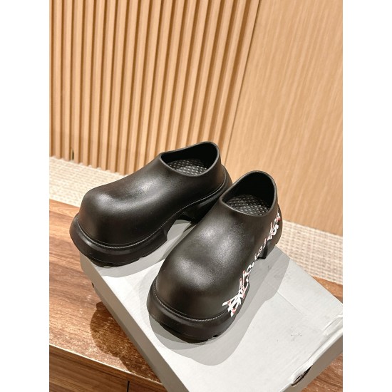  Balenciaga Slippers
