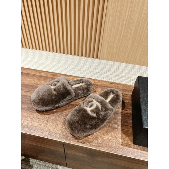 CHANEL Slippers