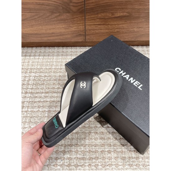 CHANEL Slippers