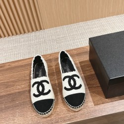 CHANEL Espadrilles