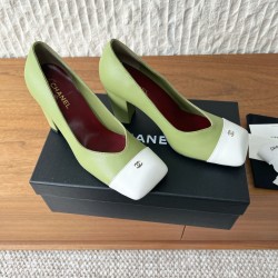CHANEL Pumps and Slingbacks