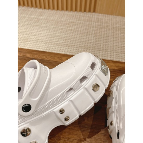  Balenciaga Slippers