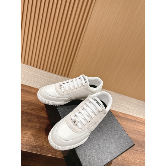 CHANEL Sneakers