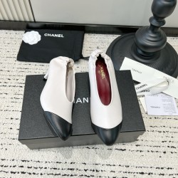 CHANEL Pumps and Slingbacks