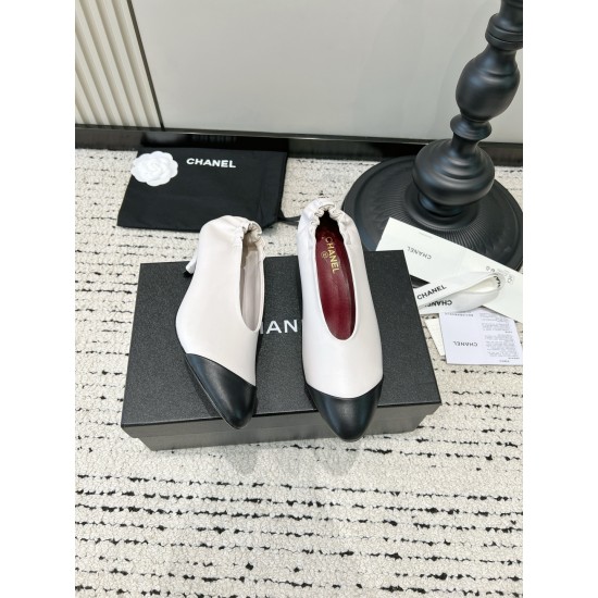 CHANEL Pumps and Slingbacks