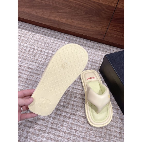 CHANEL Slippers