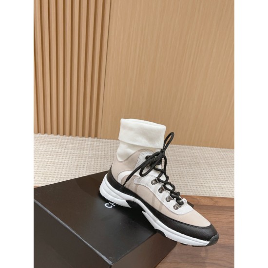 CHANEL Sneakers