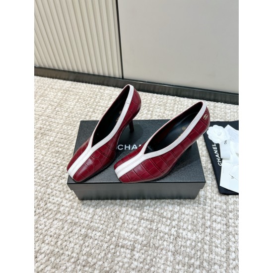 CHANEL Pumps and Slingbacks
