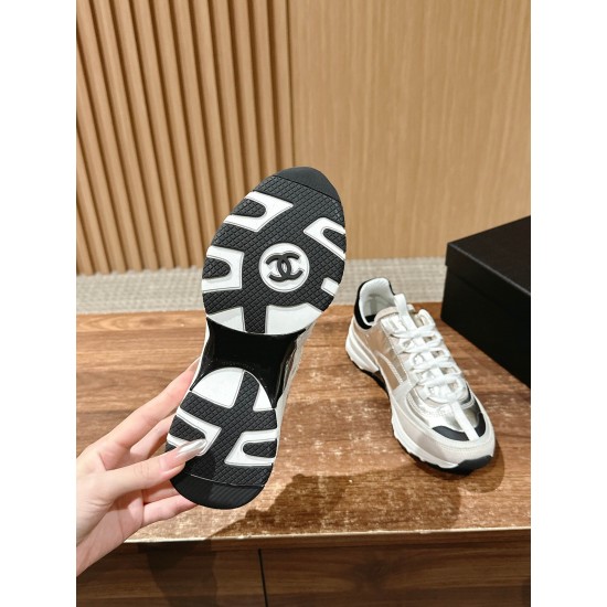 CHANEL Sneakers