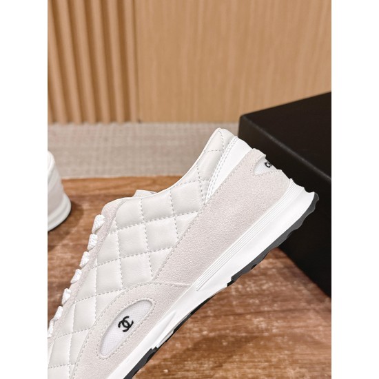 CHANEL Sneakers