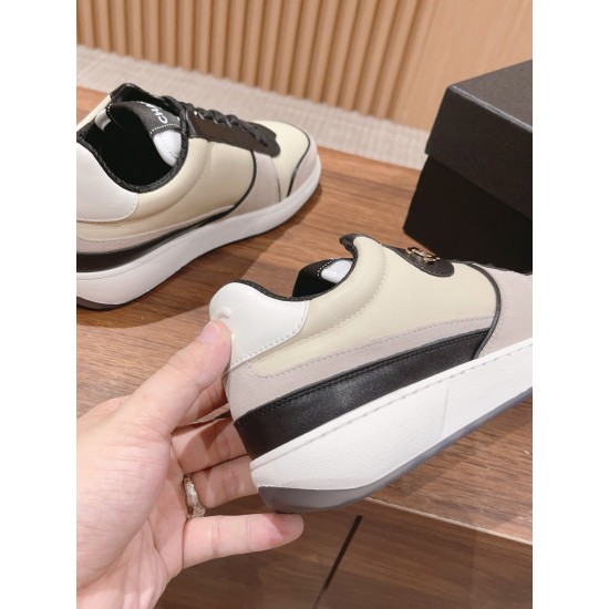 CHANEL Sneakers