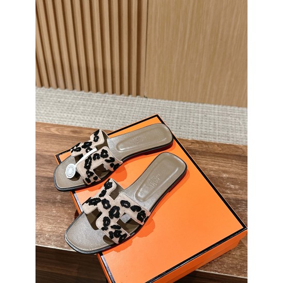 Hermes Slippers