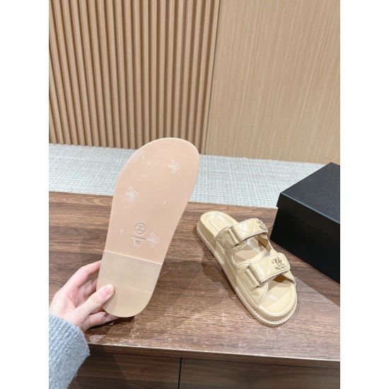 CHANEL Slippers