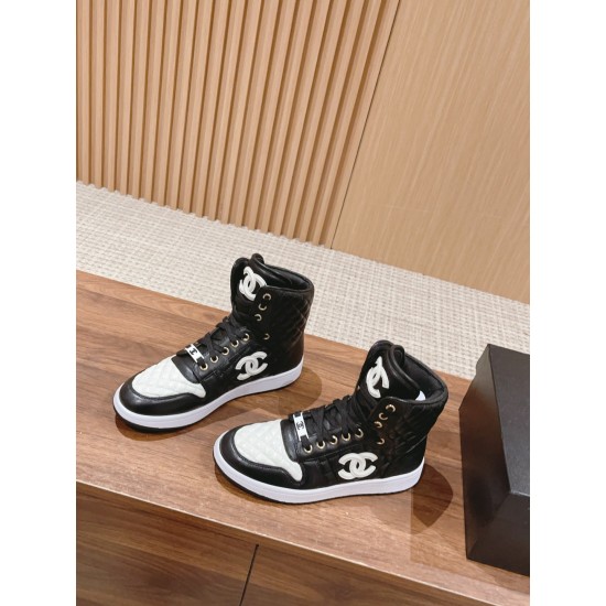 CHANEL Boots