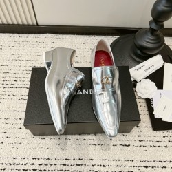CHANEL Pumps and Slingbacks